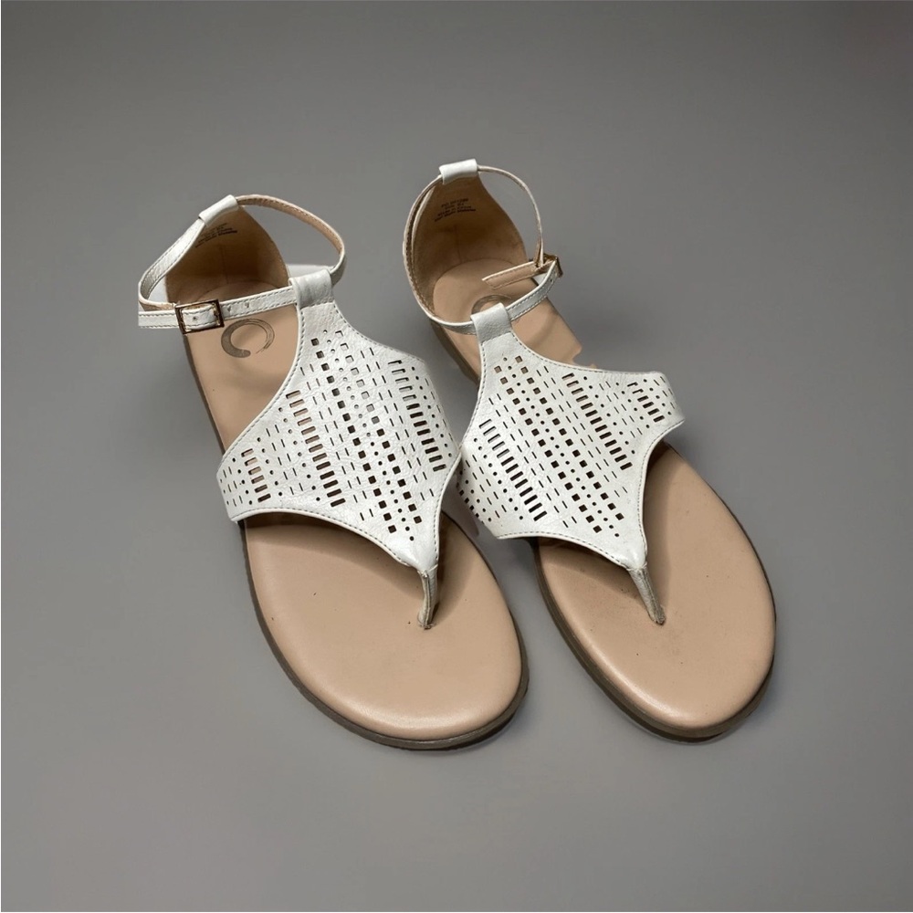 Womens White Cutout Thong Sandals Unbranded Size 8.5 Ankle Strap